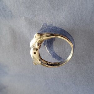 Silver dolphins ring. Size: 7.5